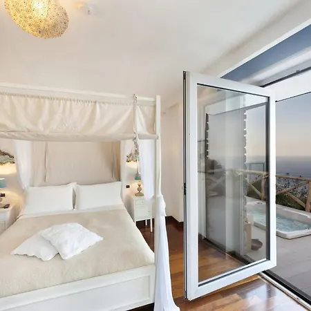 Villa Sleeps 8 Pool Air Con