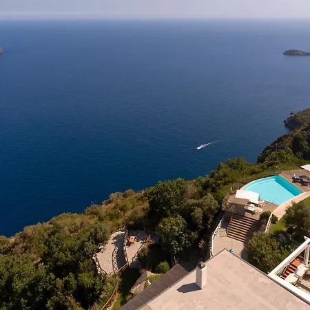 Sleeps 8 Pool Air Con Torca