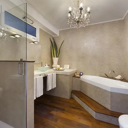 Sleeps 8 Pool Air Con Villa *